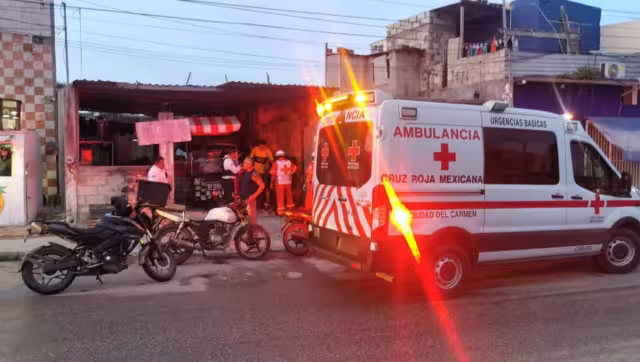 Los vecinos reportaron a una persona ensangrentada en la puerta de su casa