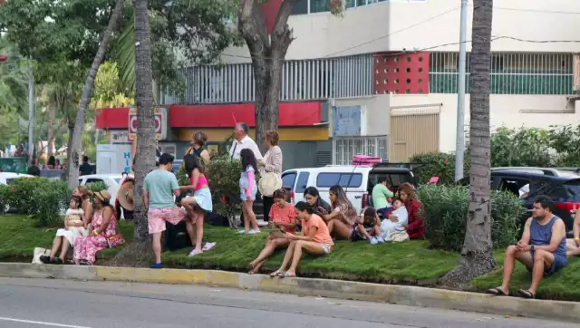 El sismo de este viernes 2 de enero, sorprendió a turistas que debieron salir de sus hoteles para ponerse a salvo