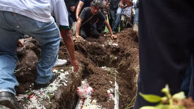 Mía Mayrin, niña de 3 años que quedó bajo los escombros del cerro del Chiquihuite, fue despedida con porras, música y aplausos