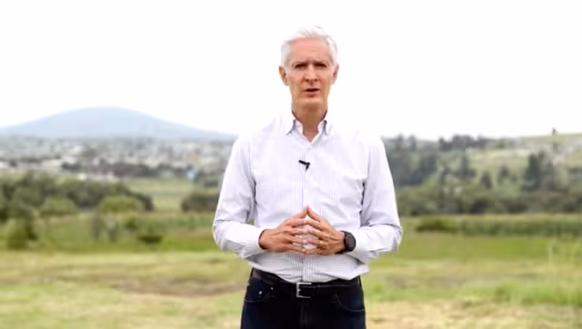 A partir de la siguiente semana, el Estado de México pasa a color verde en el semáforo epidemiológico por COVID-19, así lo dio a conocer el gobernador de la entidad, Alfredo Del Mazo Maza