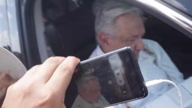 El mandatario fue recibido por simpatizantes