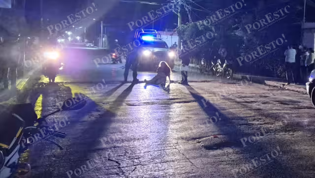 Fuerte choque en Champotón deja posible fractura en motociclista
