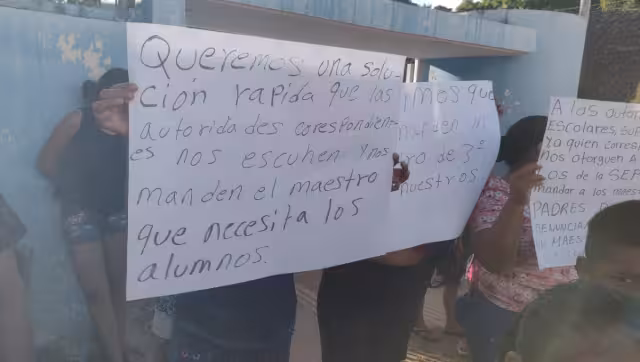 Los padres aseguran que no abrirán la escuela hasta solucionar el problema