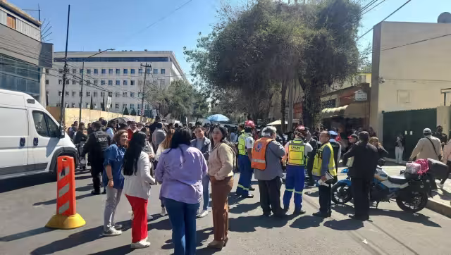 Este incidente ocurre un día después de que otra amenaza de bomba provocara el desalojo de la Torre Prisma del Poder Judicial de la Federación