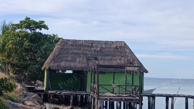 El muelle turístico del API en Champotón está siendo desmantelado por ladrones debido al abandono y la falta de vigilancia.