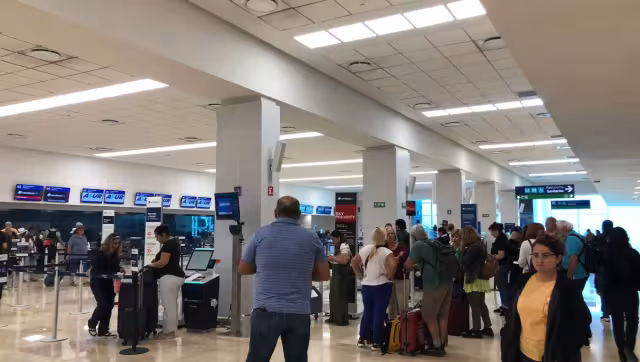 Los vuelos con menor escala son a Veracruz y Miami