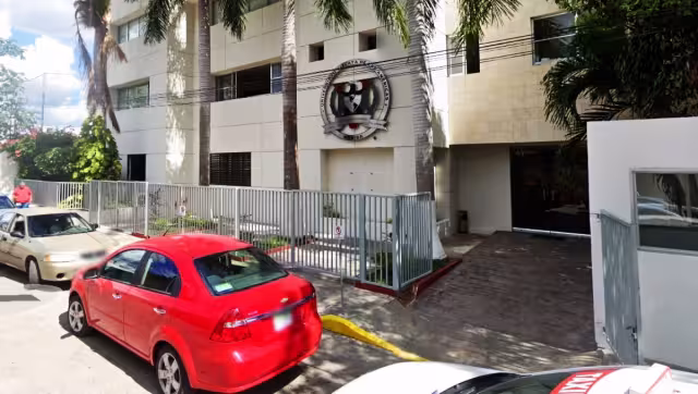 No es la primera escuela que pasa por esta broma