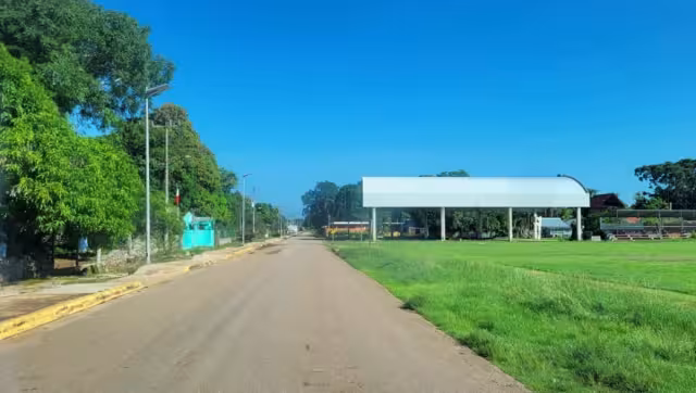 Particularmente las viviendas ubicadas en la periferia de la comunidad son las que tienen más afectación, pues ahora tienen que hacer acarreos para abastecerse