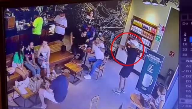 En un segundo video se aprecia cómo el empresario fue ejecutado por un hombre en un Starbucks en Tulum