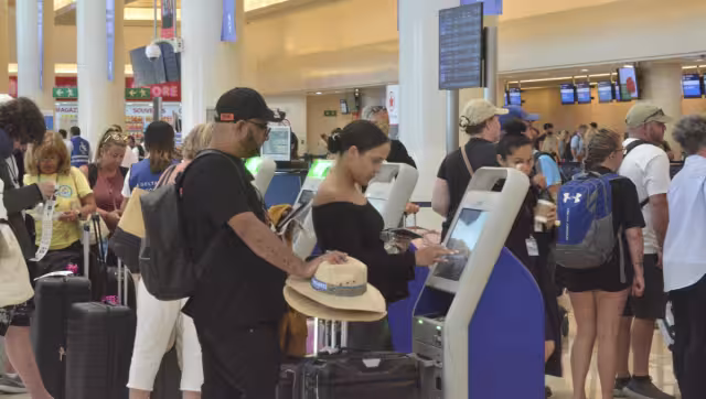 Están en varias terminales del Aeropuerto Internacional de Los Cabos y de Cancún.