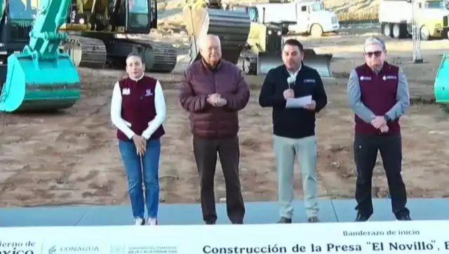 Desde el sitio donde se levantará la presa, el gobernador de Baja California Sur, Víctor Castro Cosío, calificó el inicio de la obra como un hecho histórico