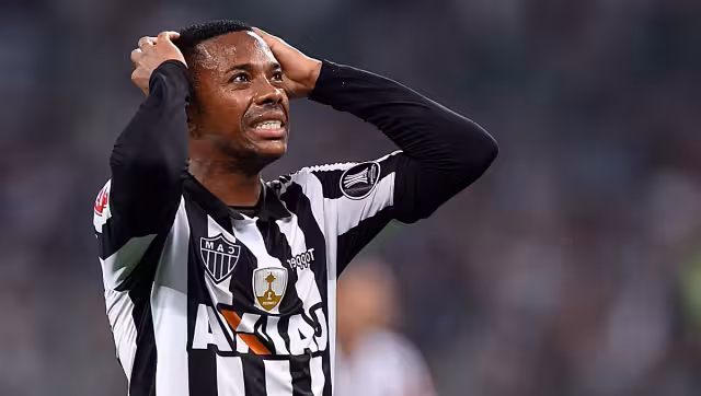 El exjugador brasileño es acusado por violación grupal