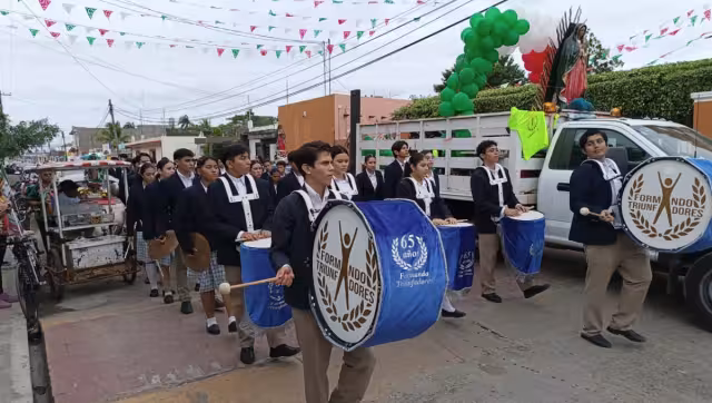 Los estudiantes recorrieron las principales calles de Tizimín