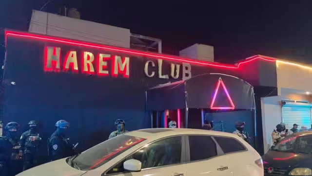 El operativo inició alrededor de las 22:00 horas, con integrantes de la Guardia Nacional, Marina, y Secretaría de Seguridad Pública. 
