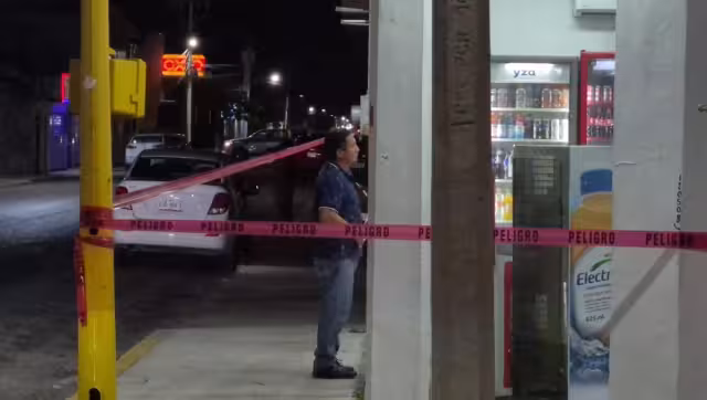 Asalto a farmacia Yza en la colonia Centro.