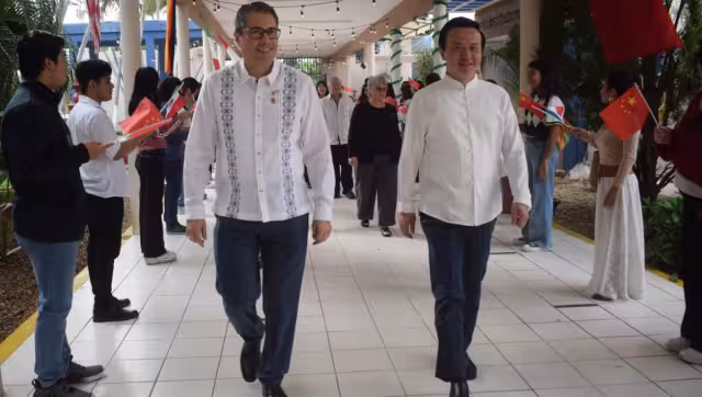 El Embajador de China fue recibido por el Rector de la UADY