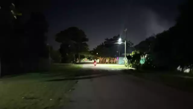 Padecen habitantes de la colonia Veracruz, cortes de luz por infraestructura eléctrica vieja y sin atender