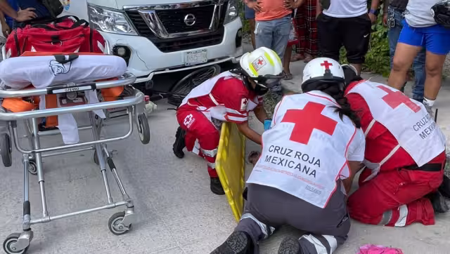 El lesionado, de aproximadamente 70 años de edad, fue impactado a la altura de la Región 236.