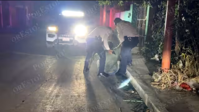 Oscuridad en Bellavista: hombre dormido en vía pública casi es atropellado