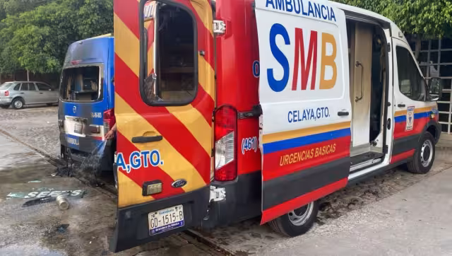 Los paramédicos fueron localizados en la parte delantera de la ambulancia