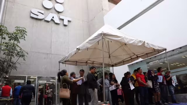 Durante abril, el SAT habilita este proceso para personas físicas y, como ocurre cada año, la demanda varía dependiendo del día