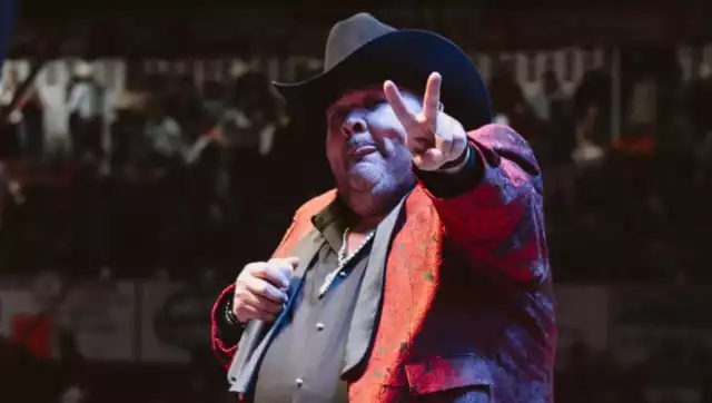 El Coyote le mando un último mensaje a su hermana recientemente fallecida