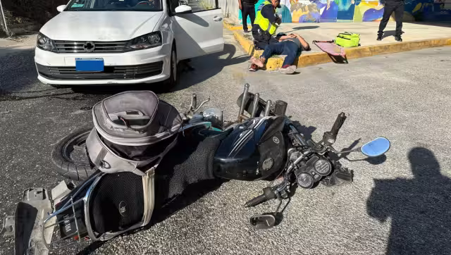 La rentadora de autos se hizo cargo de los gastos médicos del motociclista
