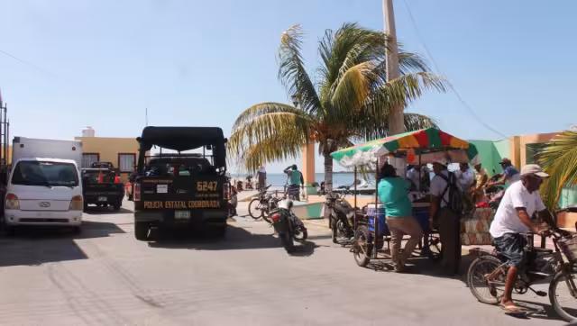 El John se encontraba ingiriendo bebidas alcohólicas  con otras personas  