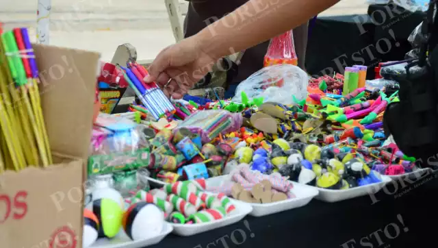 Detectan venta clandestina de pirotecnia en redes sociales en Campeche.