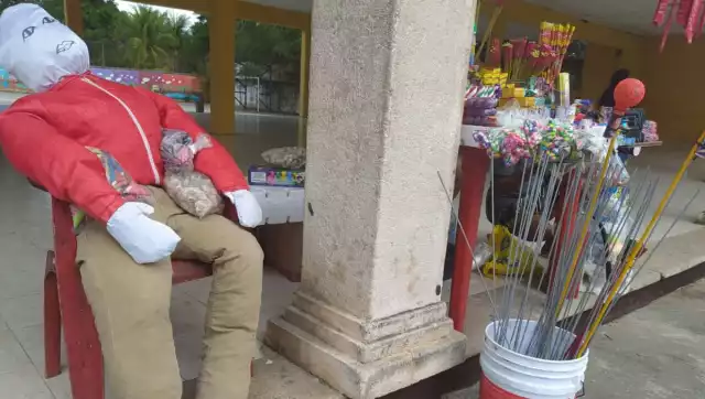 Protección Civil genera inconformidad entre chetumalenses al asegurar que no realizarán decomisos ni operativos para que no se quemen muñecos de Año Viejo