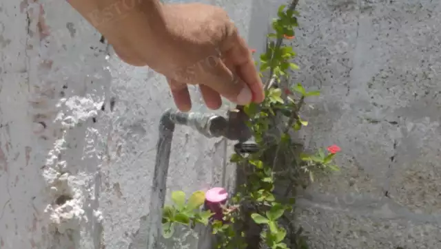 Fuga en línea principal provoca baja presión de agua en 27 zonas de la ciudad en Día de Reyes