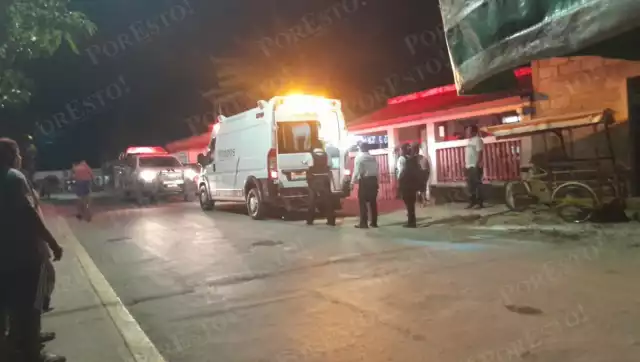 Ambulancia y vecinos se movilizan por emergencia en barrio San Feliciano