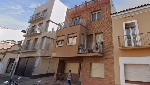 El balcón donde estaba el perrito. Foto:Especial