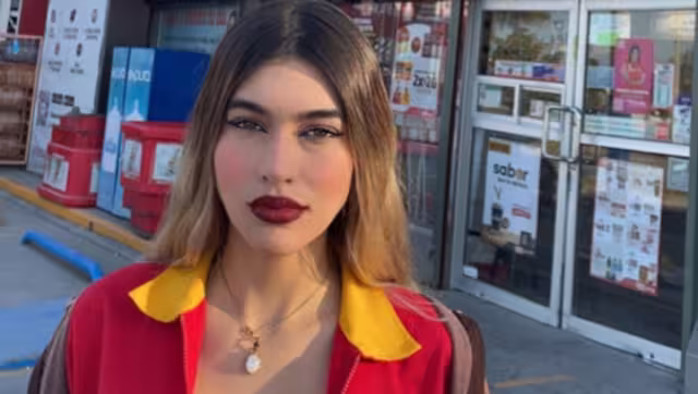 Ella es Alexa Silva, la joven que trabaja como cajera en una tienda Oxxo y se ha hecho viral