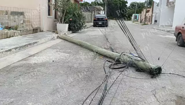 Accidente con trascabo deja sin servicio y afecta vivienda en Campeche