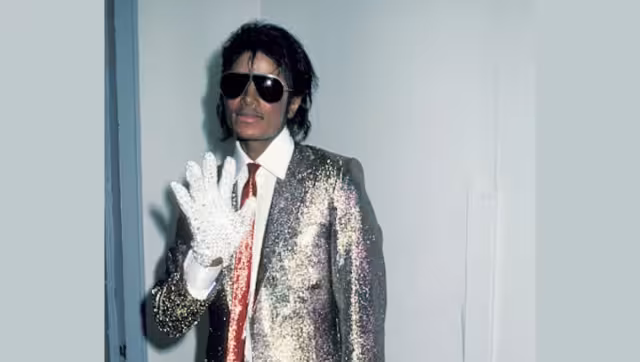 Guante de Michael Jackson es vendido en más de 100 mil euros.