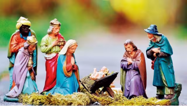 Viajaron desde el Oriente hasta Jerusalén y fueron guiados por una estrella para adorar al niño Dios