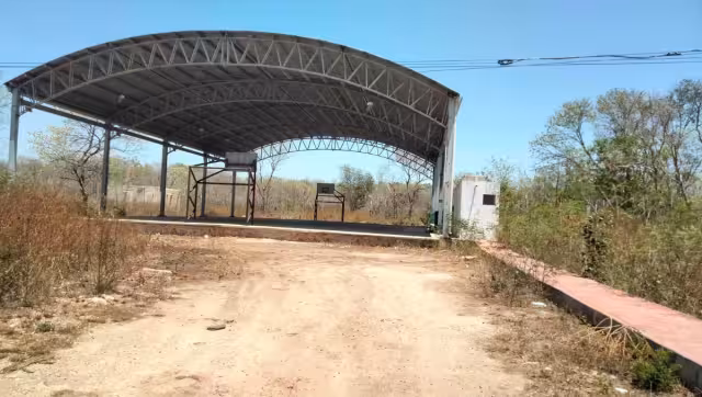 Los ladrones desmantelaron el sitio, quitaron puertas, muebles de baños, lámparas e instalaciones eléctricas.