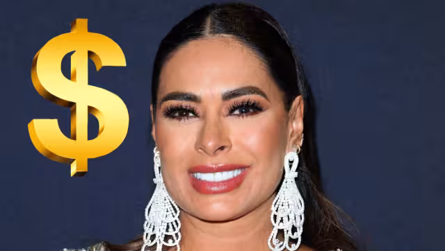 El primer programa televisivo que condujo fue en el canal de cable sobre música llamado Ritmoson Latino