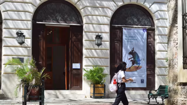 La entrada a la exhibición es libre, de martes a domingo con horario de 10:00 a 17:00 horas