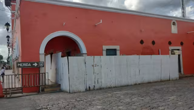 Las calles de Maxcanú se encuentran llenas de baches y sin banquetas