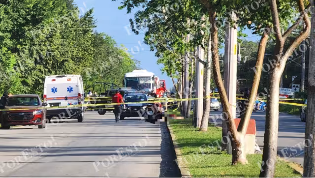 El hombre se golpeó la cabeza contra el camellón