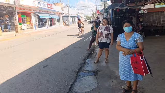 Vecinos consideran que las unidades no se dan abasto, por lo que las esperas son muy largas