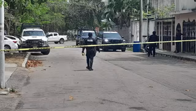 La posible ejecución fue el interior de una vivienda por lo que por fuera no se puede apreciar nada. las autoridades están ingresando a este inmueble dónde al parecer se rentan varios departamentos.