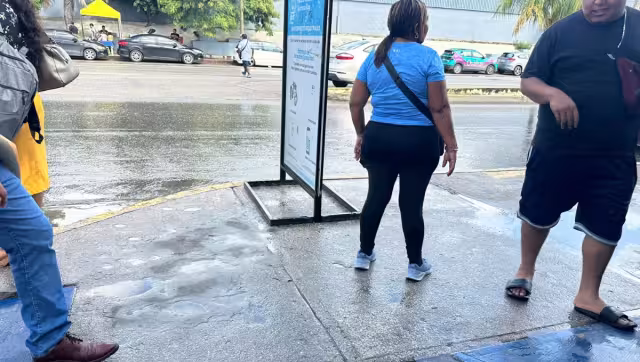 Según las autoridades, no pueden hacer nada contra los que ofrecen sus servicios en la calle