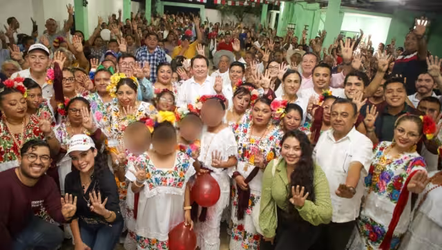 En la reunión en Tekantó, que estuvo amenizada a ritmo de jarana por el ballet folclórico Piel Morena del Mayab