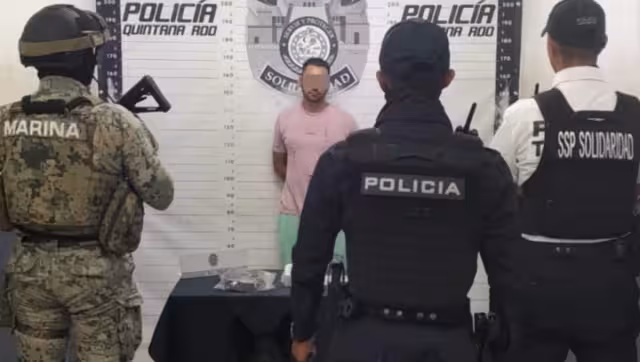 El hombre fue detenido luego de que el oficial canino le realizó un marcaje de alerta al pasar junto a él