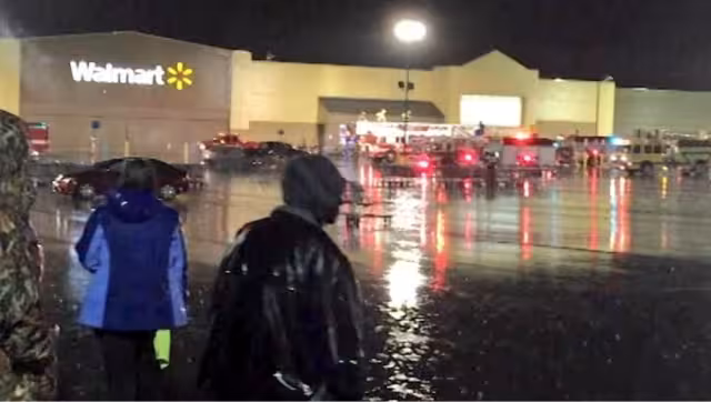 Un tiroteo al interior de una tienda Walmart en Ohio, Estados Unidos, dejó saldo de 4 personas heridas.