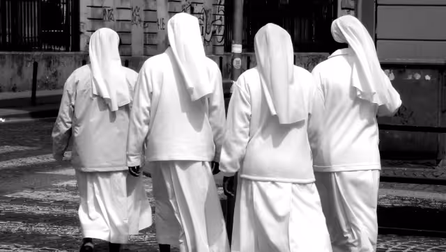 Las monjas se mostraron sorprendidas por cómo luce la madre fundadora a 4 años de su muerte. Foto: Especial