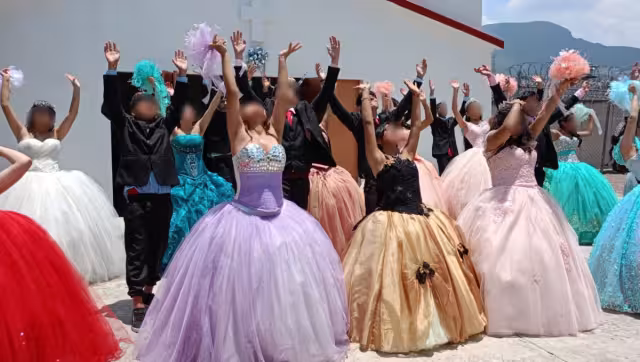 Los jóvenes festejaron sus XV años en el Cereso